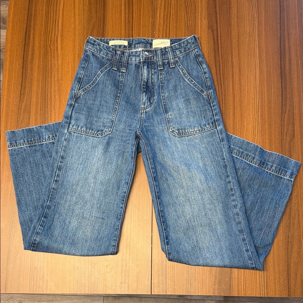 Universal Thread Women’s Boyfriend Jeans in Medium Blue Wash